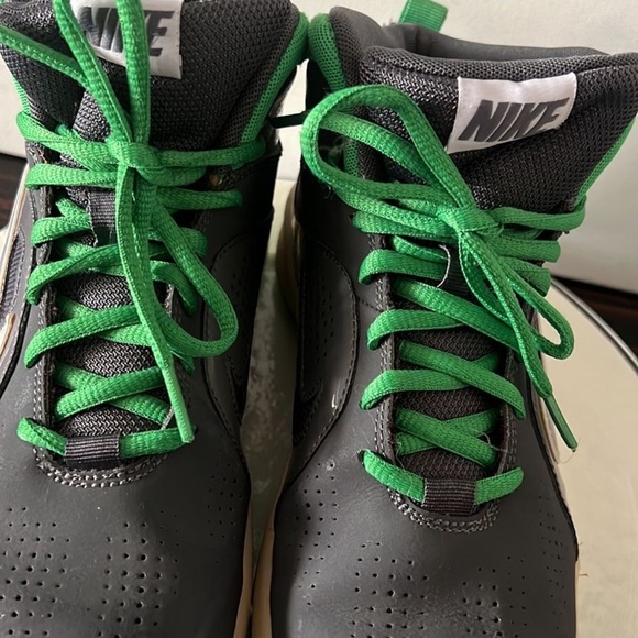 Nike Team Hustle D6 GS Green Spark/👟👟Gray size 5Y,Clean Ready To Hustle.🏀 - Picture 4 of 6